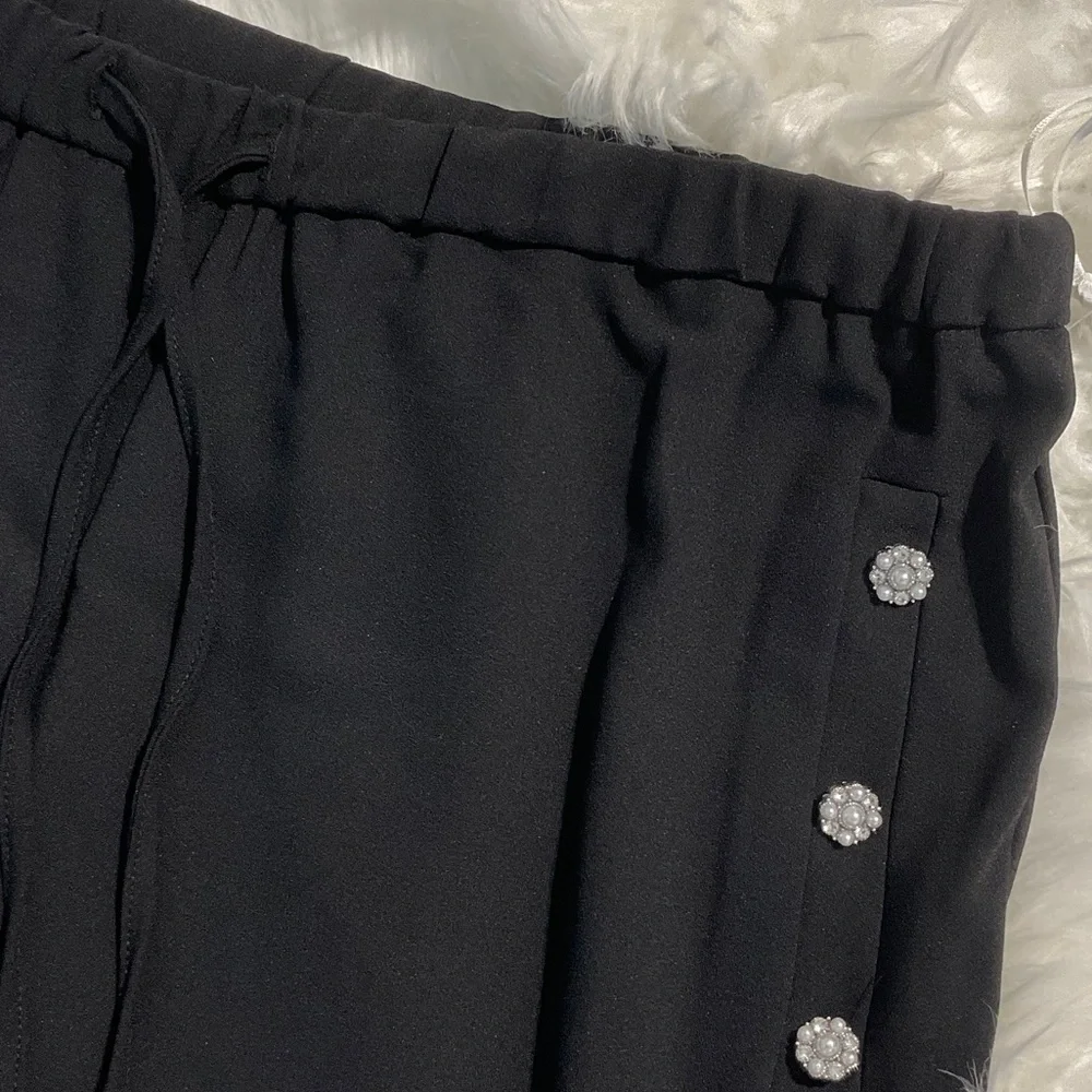 Size M,L,XL CeCe Black Wide Leg Drawstring Pants with Button Detail Faux Pockets